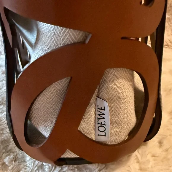 LOEWE AUTHENTIC ANAGRAM CUT OUT TOTE. NWOT. - Picture 3 of 6